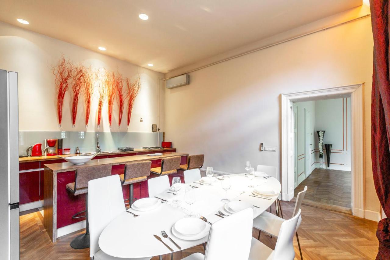 Exclusive & Stylish In The Heart Of Apartment