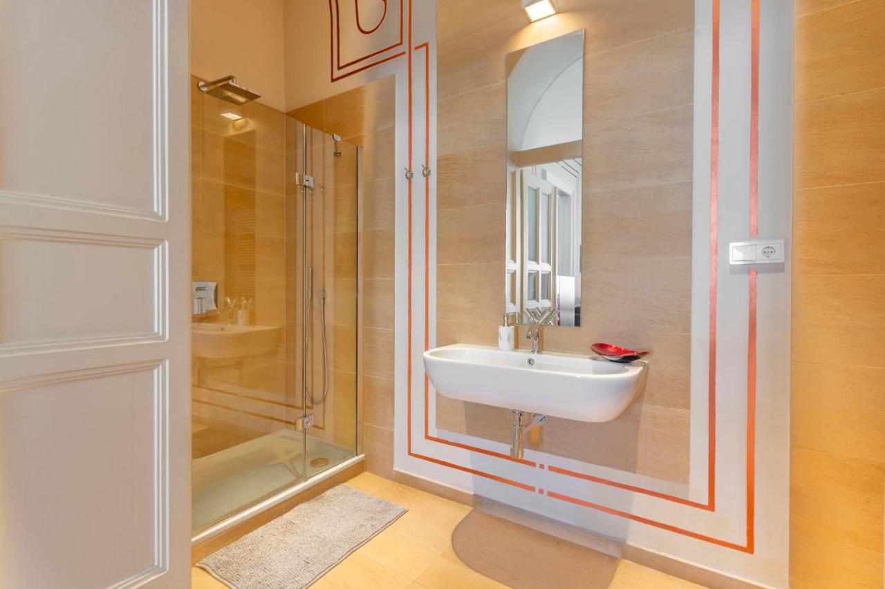Exclusive & Stylish In The Heart Of Apartment *