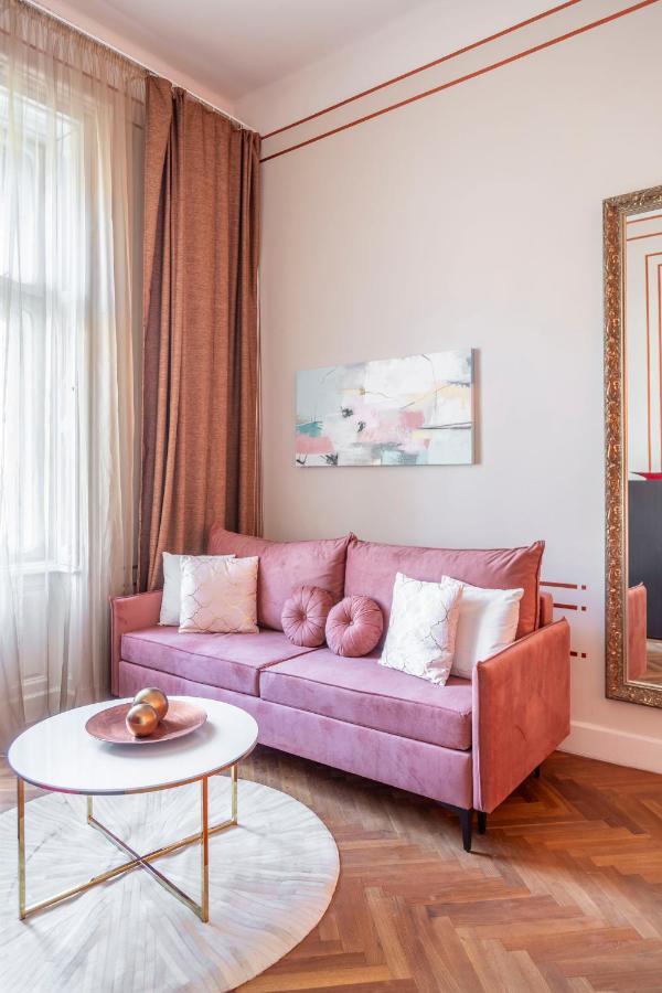 Apartment Exclusive & Stylish In The Heart Of Budapest