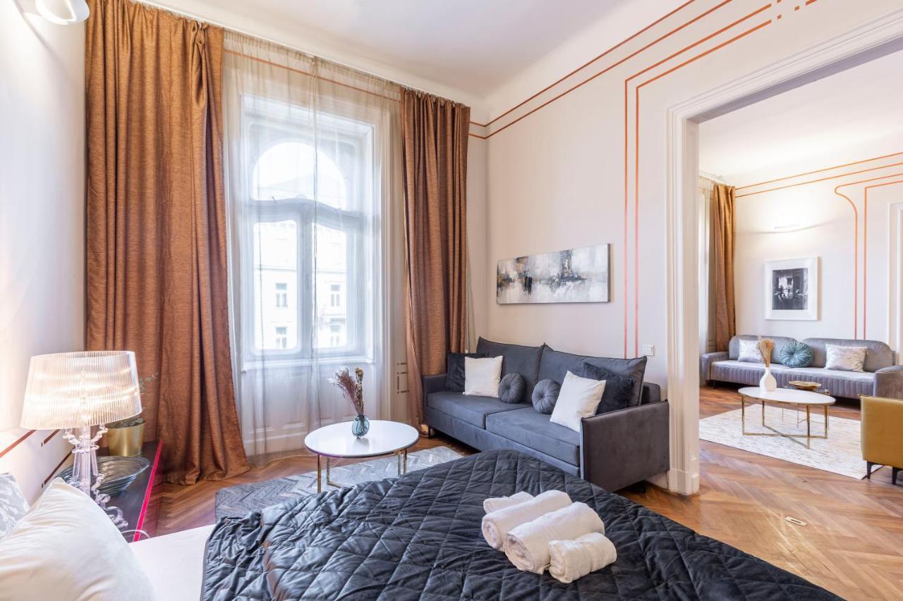 Exclusive & Stylish In The Heart Of Apartment