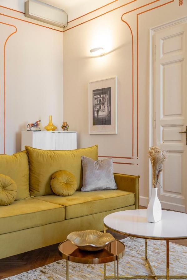 Exclusive & Stylish In The Heart Of Apartment