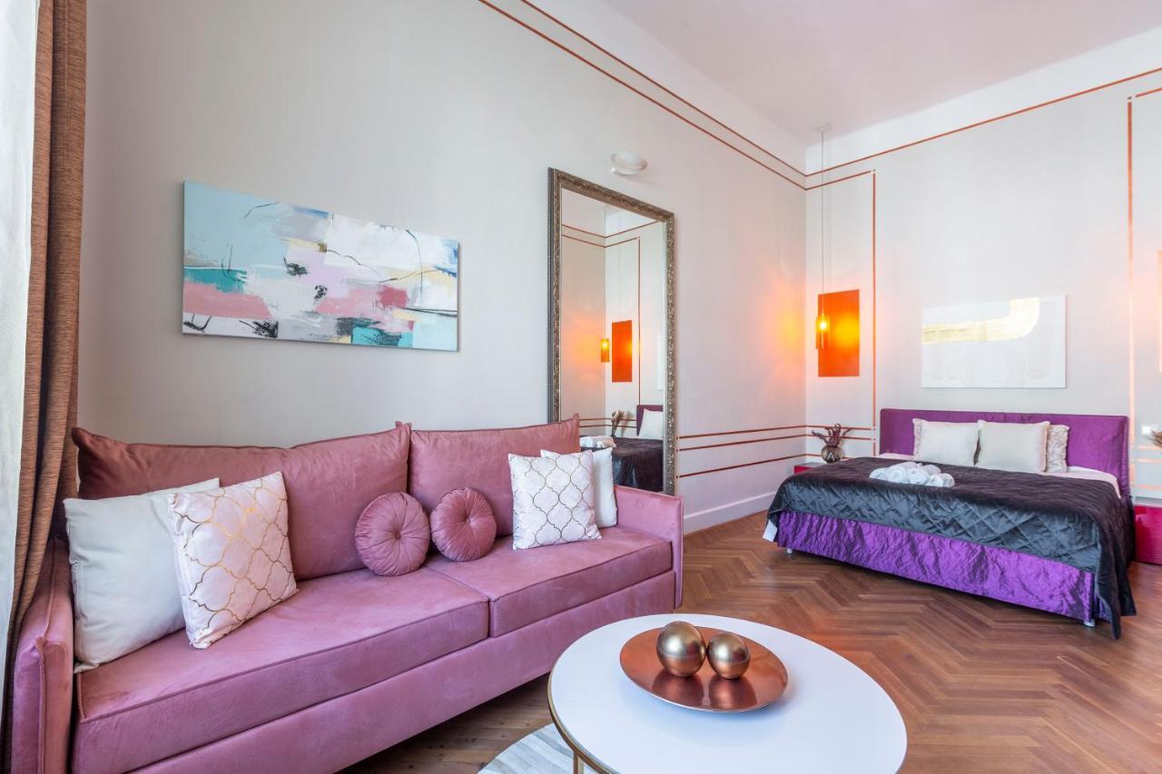 Exclusive & Stylish In The Heart Of Apartment