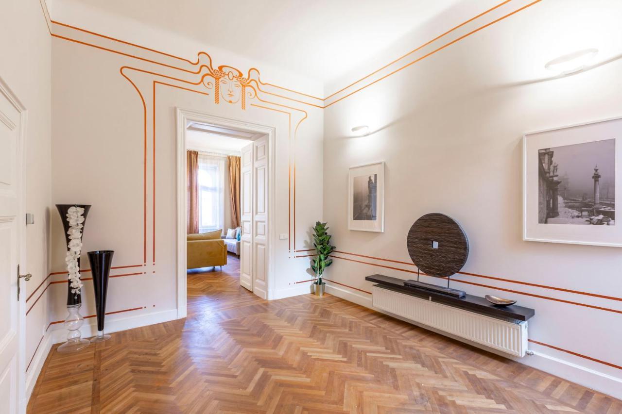 Exclusive & Stylish In The Heart Of Apartment Budapest